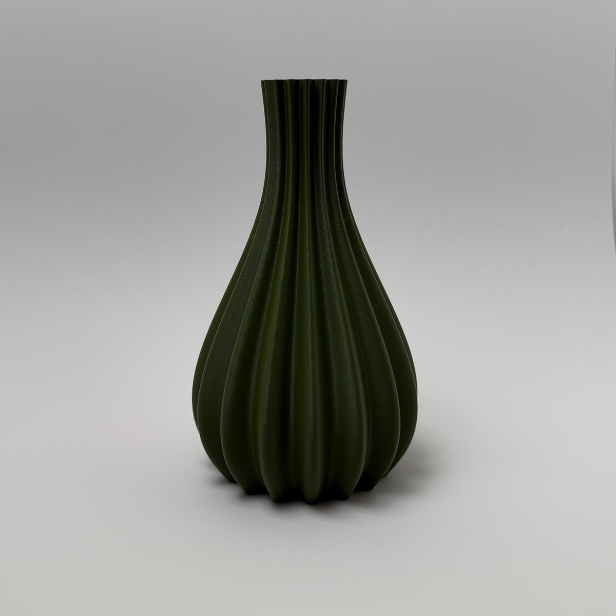 Sculpted Teardrop Vase – Modern 3D-Printed Décor