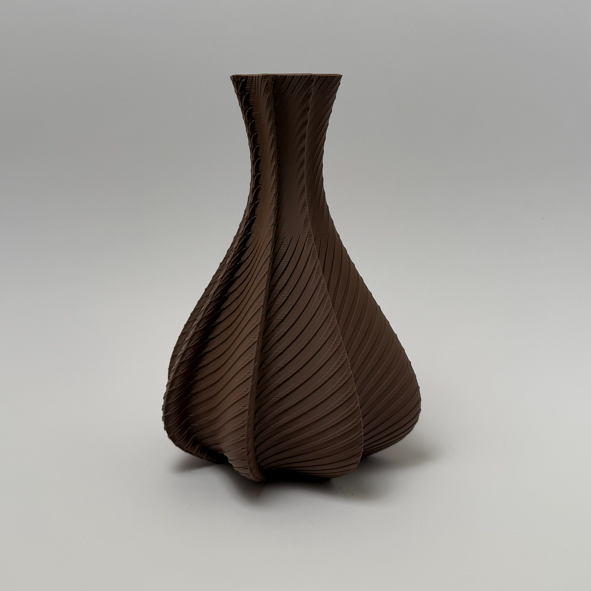 Sculpted Teardrop Vase – Modern 3D-Printed Décor