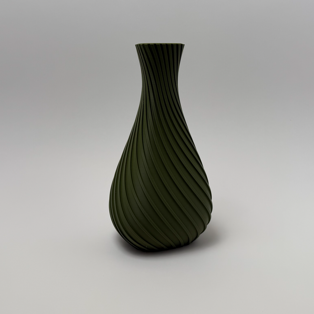 Sculpted Teardrop Vase – Modern 3D-Printed Décor